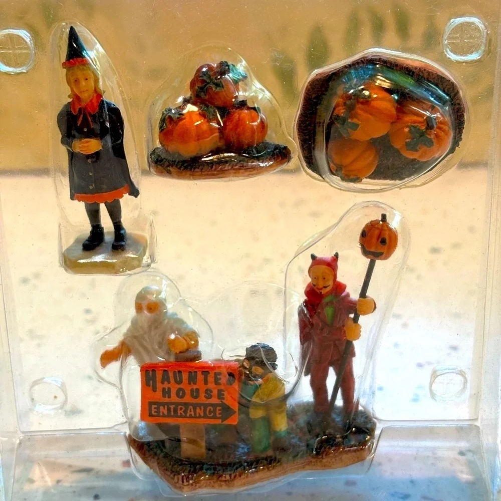 Lemax Spooky Town Village Accessories Haunted House Trick or Treat Figurines Set
